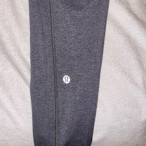 dark grey lululemon leggings! with pockets! - Picture 4 of 7